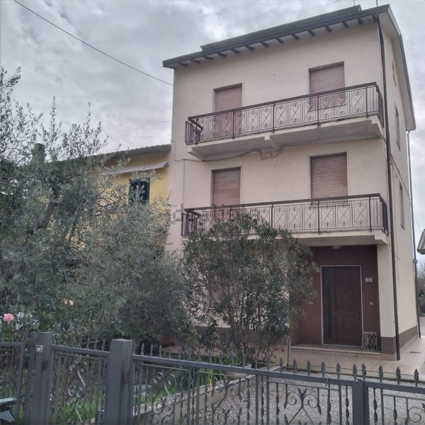 casa indipendente in vendita a Bastia Umbra