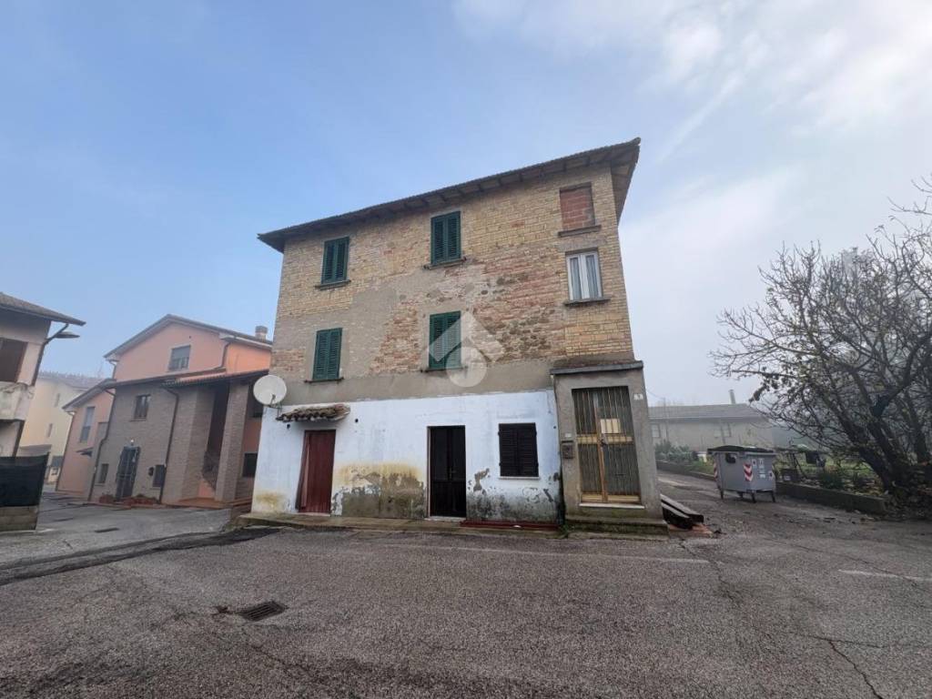 casa semindipendente in vendita a Bastia Umbra