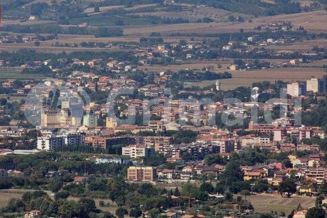 locale commerciale in vendita a Bastia Umbra