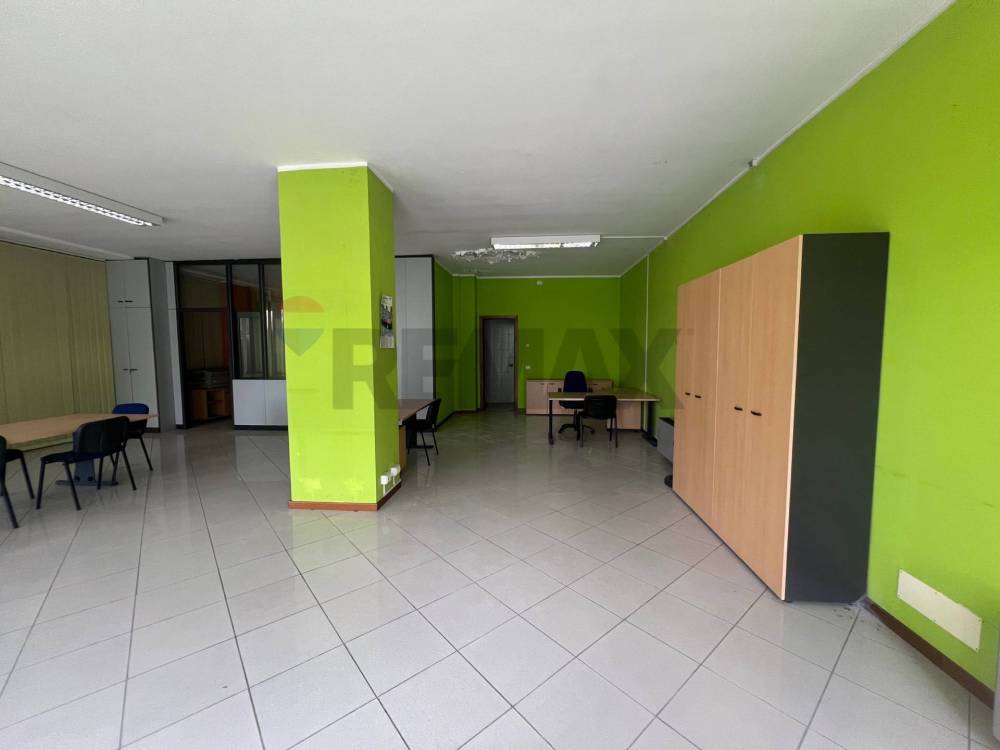 negozio in vendita a Bastia Umbra