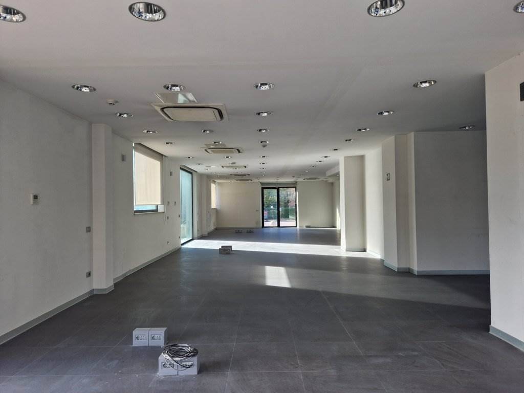 negozio in vendita a Bastia Umbra in zona Ospedalicchio