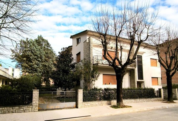 casa indipendente in vendita a Bastia Umbra