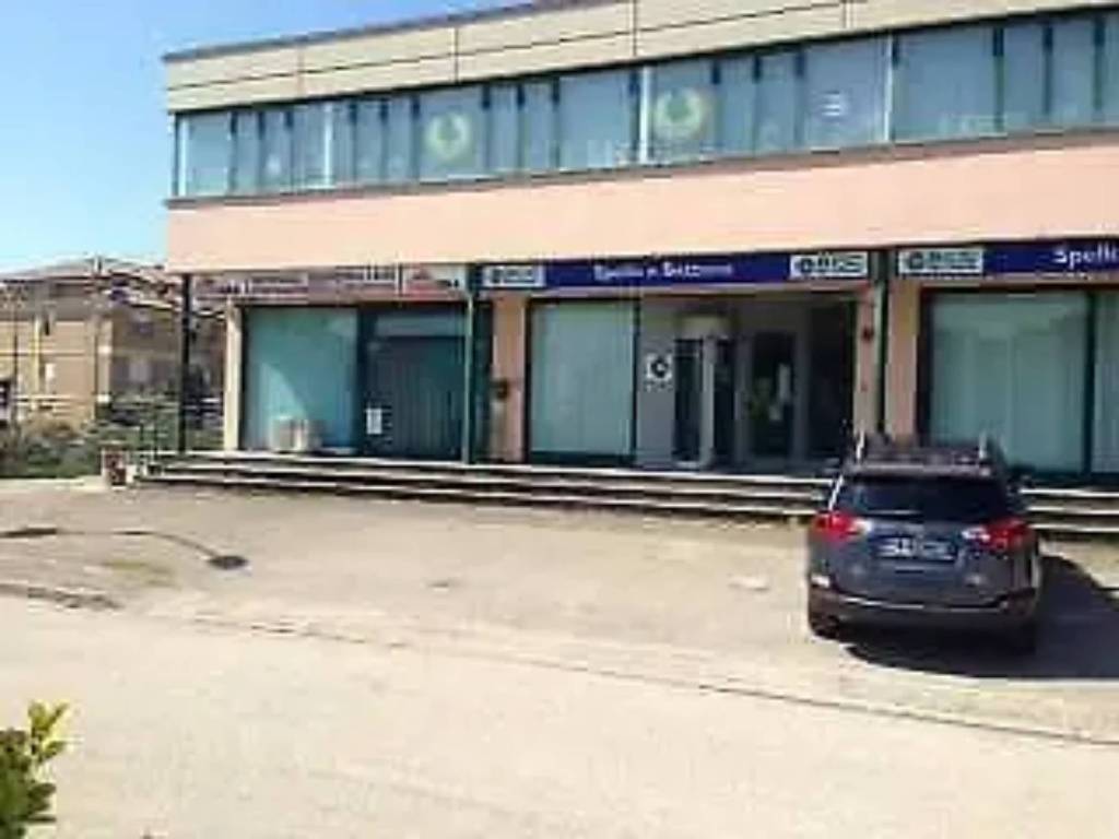 ufficio in vendita a Bastia Umbra in zona Costano