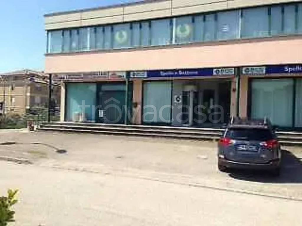 ufficio in vendita a Bastia Umbra in zona Costano