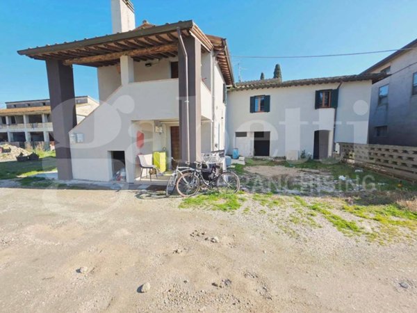 casa indipendente in vendita a Bastia Umbra