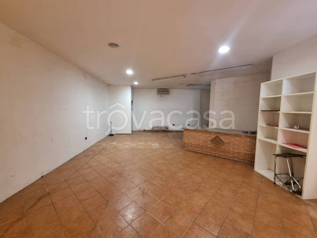 negozio in vendita a Bastia Umbra