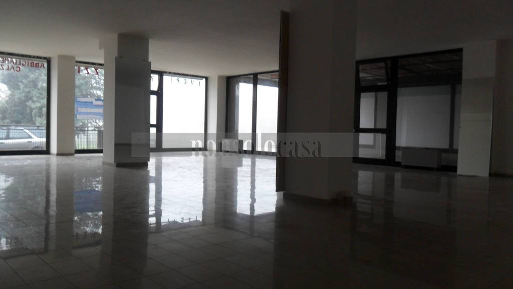 negozio in vendita a Bastia Umbra