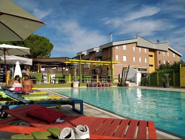 negozio in vendita a Bastia Umbra