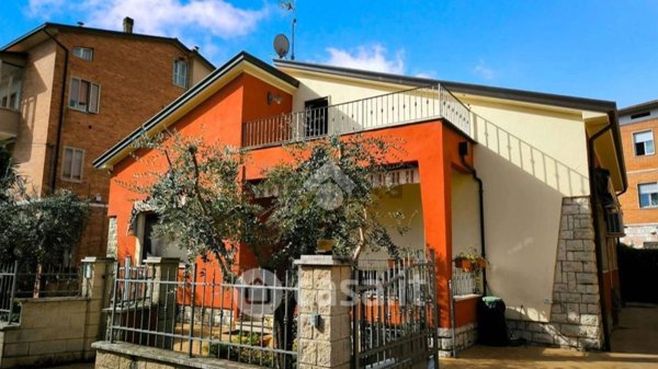 casa indipendente in vendita a Bastia Umbra