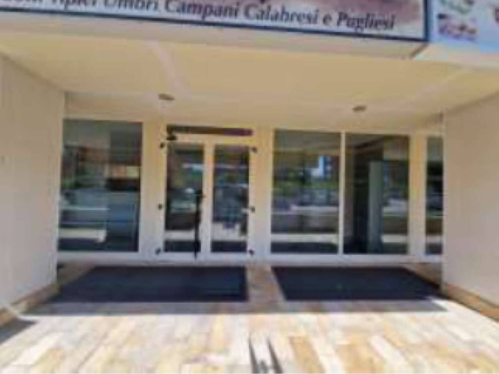 negozio in vendita a Bastia Umbra