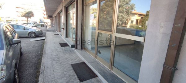 ufficio in vendita a Bastia Umbra
