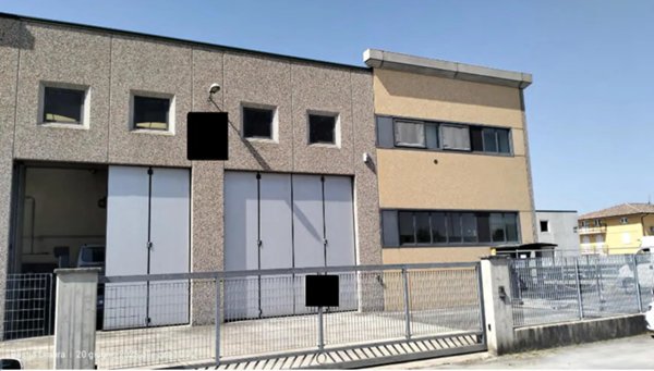 locale di sgombero in vendita a Bastia Umbra