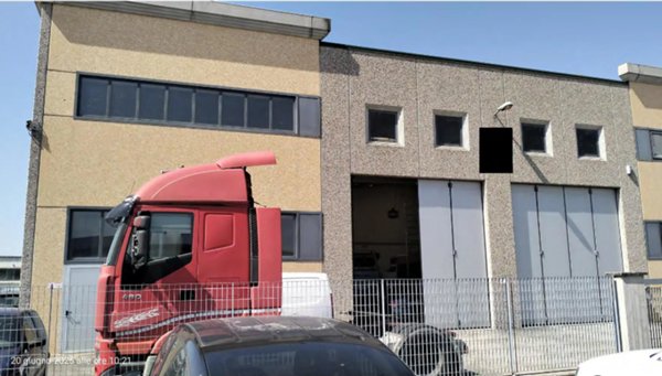 locale di sgombero in vendita a Bastia Umbra