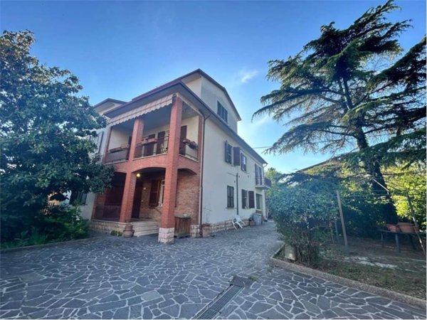 casa indipendente in vendita a Bastia Umbra