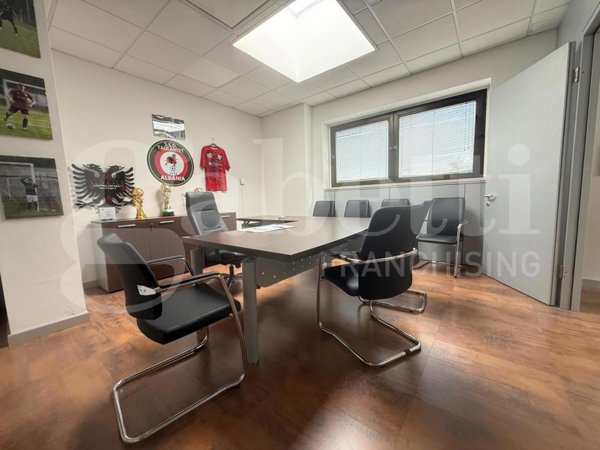 ufficio in vendita a Bastia Umbra