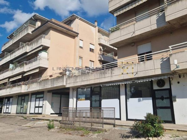 negozio in vendita a Bastia Umbra