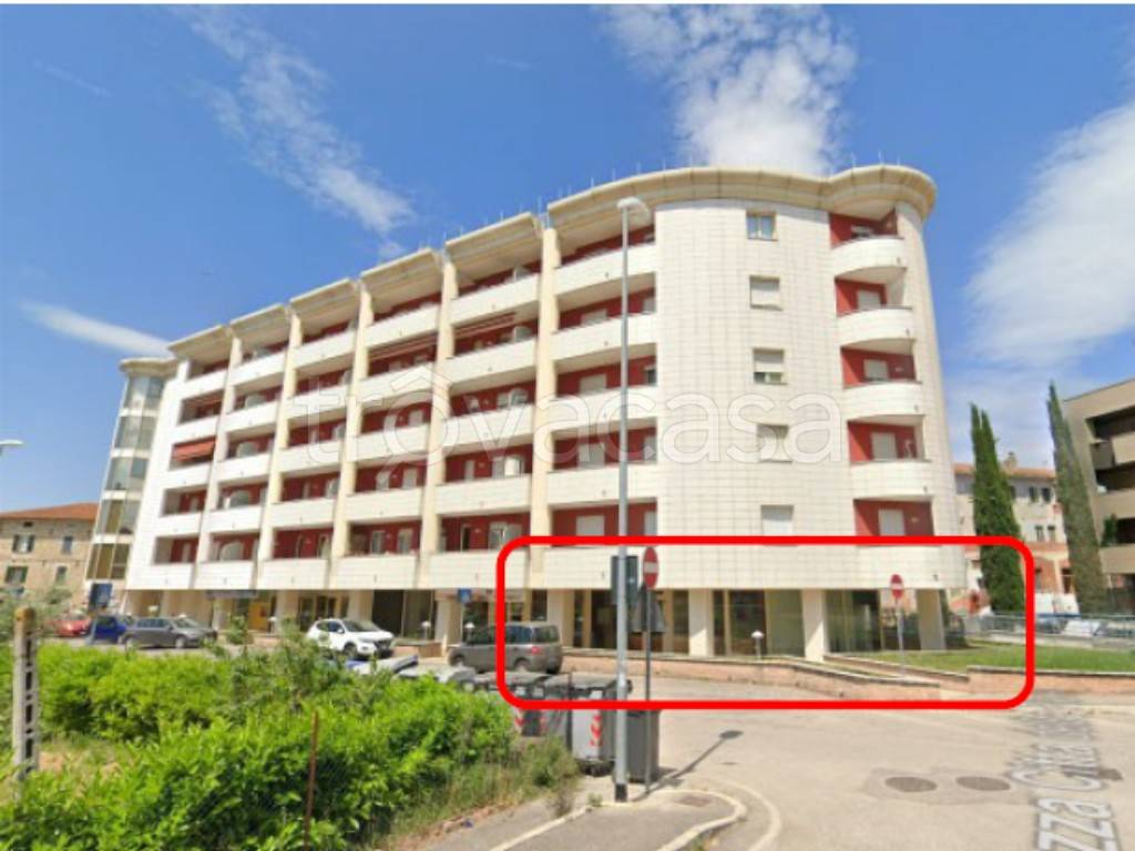 negozio in vendita a Bastia Umbra