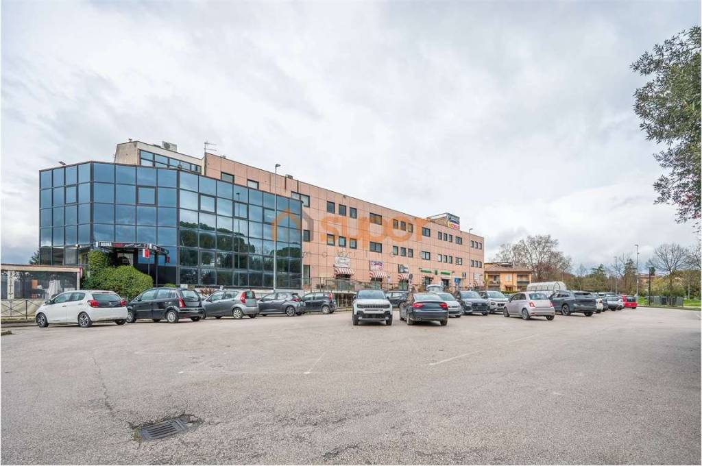 negozio in vendita a Bastia Umbra