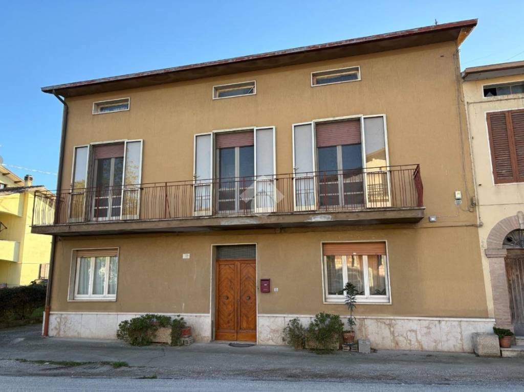 casa indipendente in vendita a Bastia Umbra in zona Cipresso