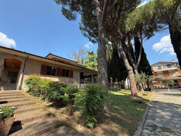 casa indipendente in vendita a Bastia Umbra