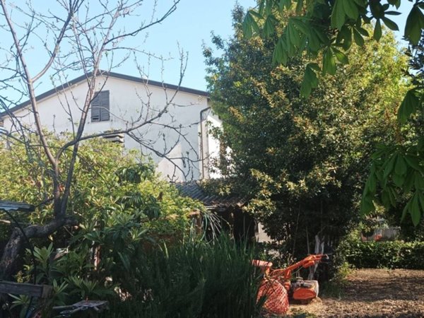 casa indipendente in vendita a Bastia Umbra