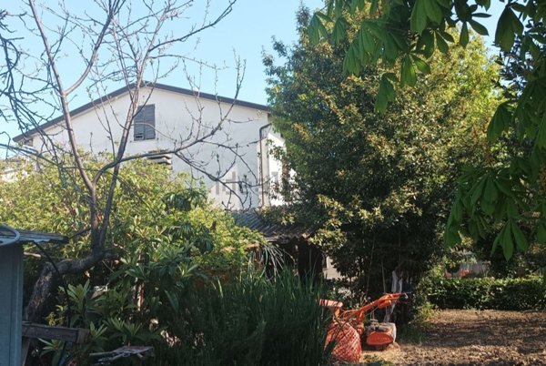 casa indipendente in vendita a Bastia Umbra
