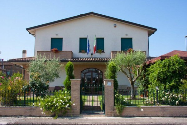 casa indipendente in vendita a Bastia Umbra in zona Bastiola