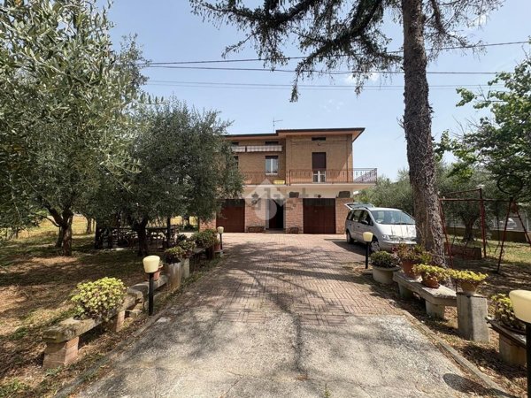 casa indipendente in vendita a Bastia Umbra in zona Bastiola