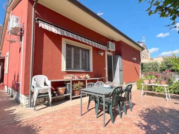 casa indipendente in vendita a Bastia Umbra