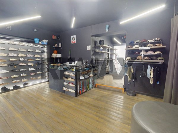 locale commerciale in vendita a Bastia Umbra