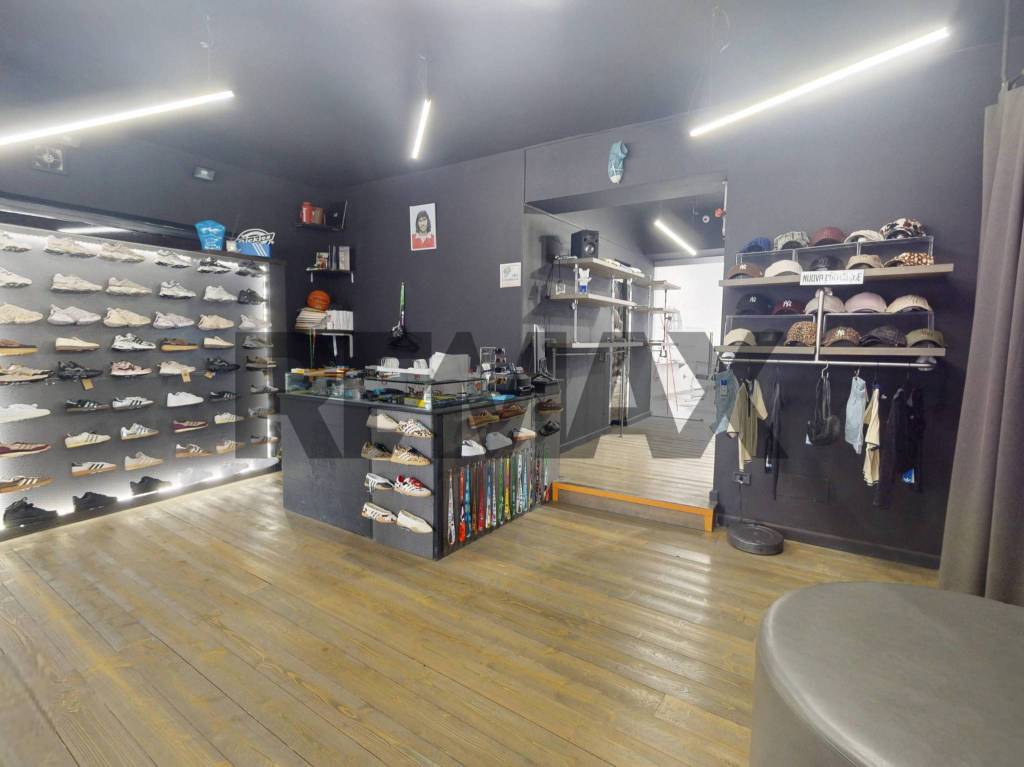 locale commerciale in vendita a Bastia Umbra