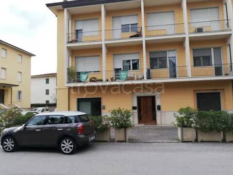 box auto in vendita a Bastia Umbra