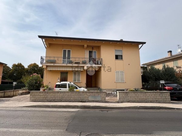 casa indipendente in vendita a Bastia Umbra in zona Bastiola