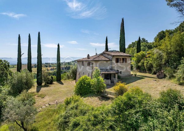 casa indipendente in vendita a Bettona