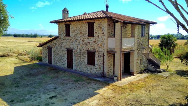 casa indipendente in vendita a Bettona in zona Passaggio