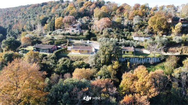 casa indipendente in vendita a Bettona