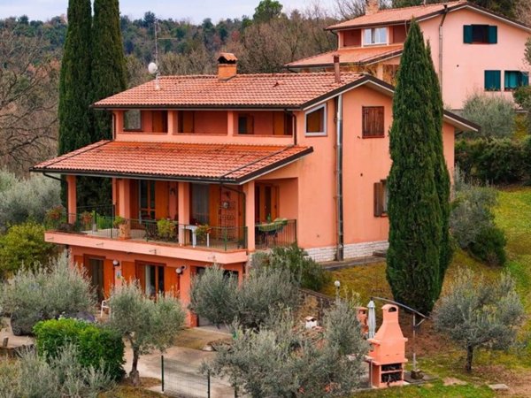 casa indipendente in vendita a Bettona