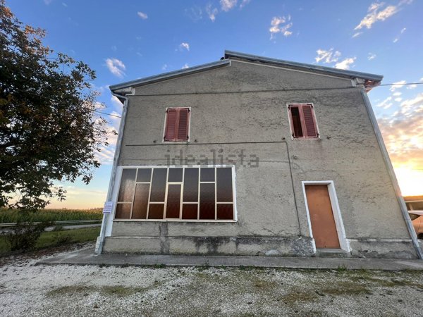 casa indipendente in vendita a Bettona