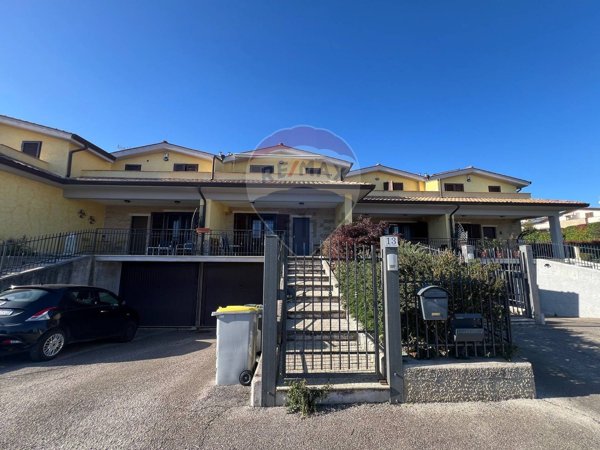 casa indipendente in vendita a Bettona