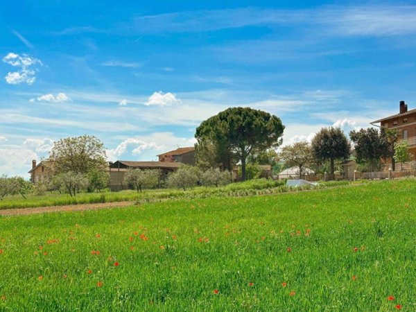 casa indipendente in vendita a Bettona