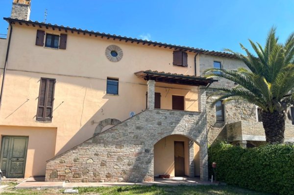 appartamento in vendita a Bettona in zona Passaggio