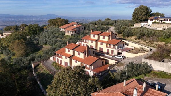 casa indipendente in vendita a Bettona