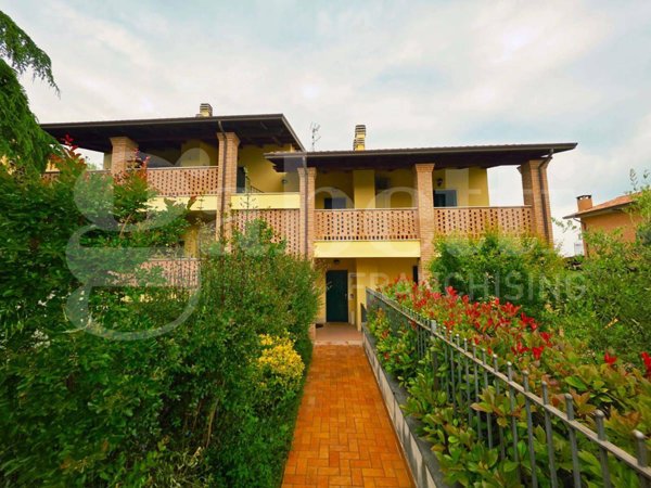 appartamento in vendita a Bettona in zona Passaggio