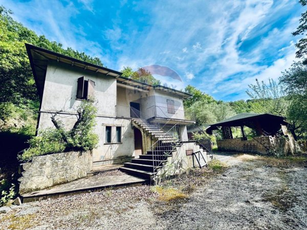 casa indipendente in vendita a Bettona