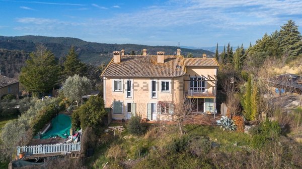 casa indipendente in vendita a Bettona