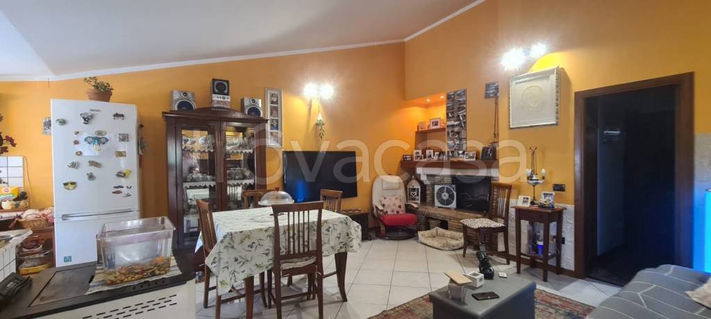 casa indipendente in vendita a Bettona in zona Colle