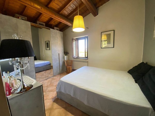 casa indipendente in vendita a Bettona in zona Passaggio