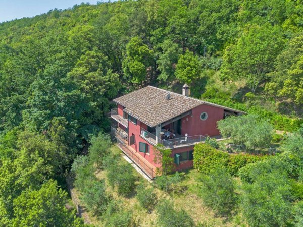 casa indipendente in vendita a Bettona