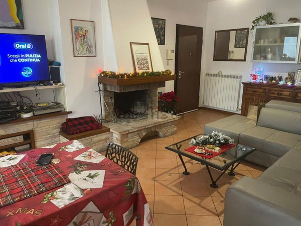 appartamento in vendita a Bettona in zona Colle