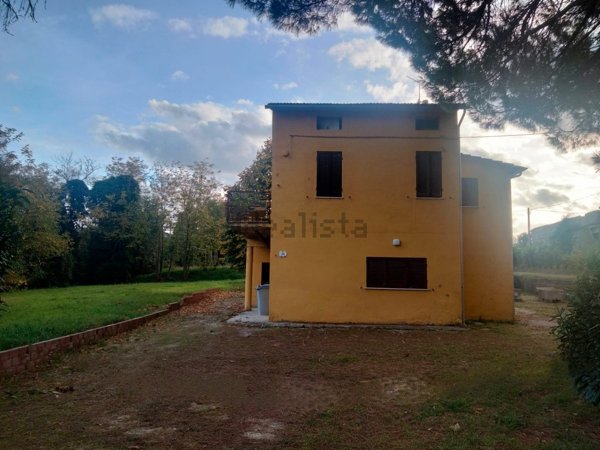 pentavano in vendita a Bettona in zona Colle